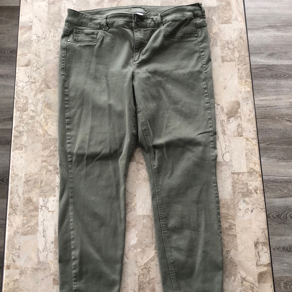 Maurice’s size 18 regular jegging!